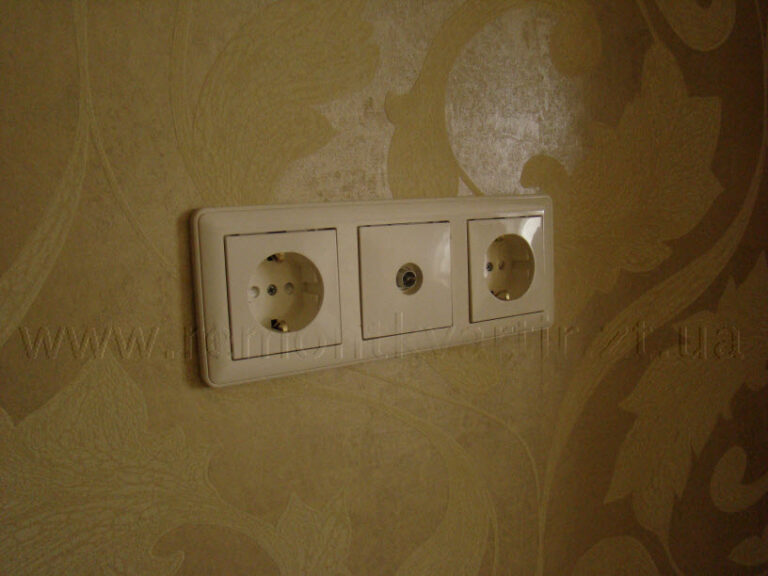 Установка электророзеток